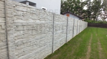 Betonzaun Classic Gespaltete Stein 2m Höhe