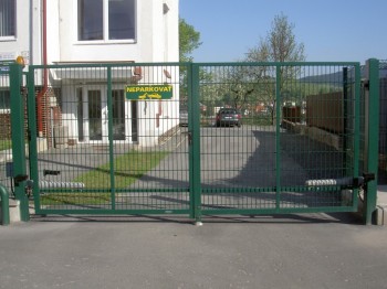 Zweiflügelige tor mit antrieb ab 1499 €