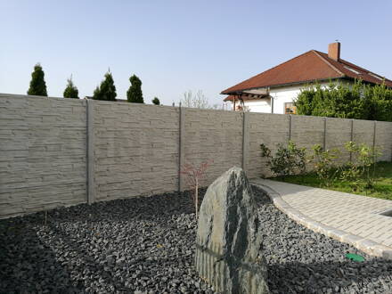 Betonzaun Gespaltete Stein Classic L:200 cm H:200cm B:4,5 cm